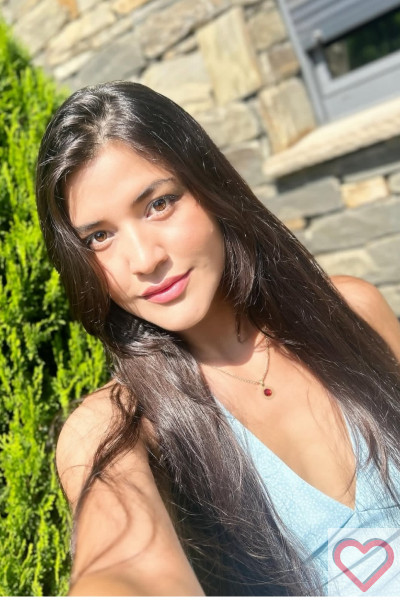 Nadege04